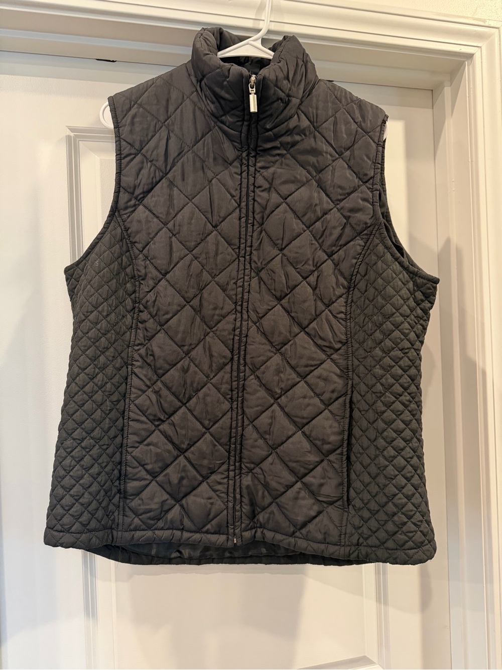 Jane Ashley Quilted Black Sleeveless Zip Vest